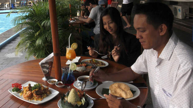 Жители Южной Кореи спасаются от роста цен с помощью «Карты нищеброда»