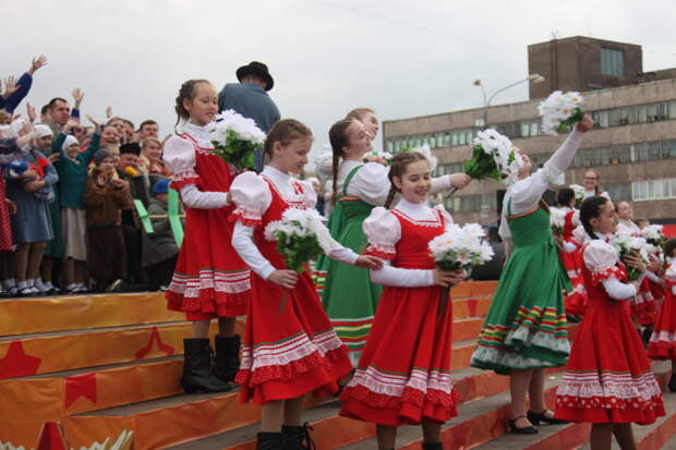 Праздничный концерт, посвященный Дню Победы, завершился в Братске. Фото и видео