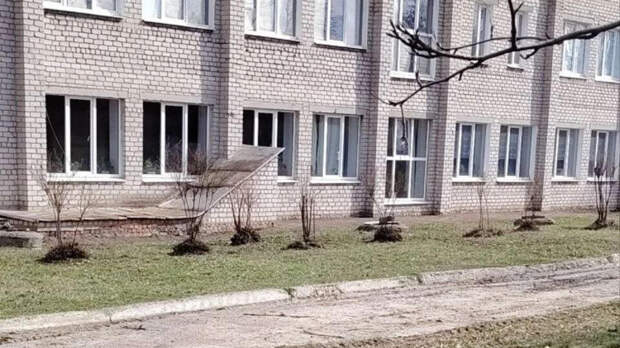 Школа повреждена после удара беспилотника ВСУ по Горловке