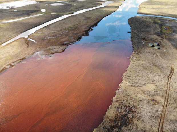 Экологическая катастрофа на Камчатке и новый разлив нефти на Таймыре