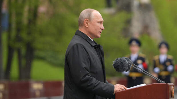 Путин заявил о недопустимости реабилитации нацизма