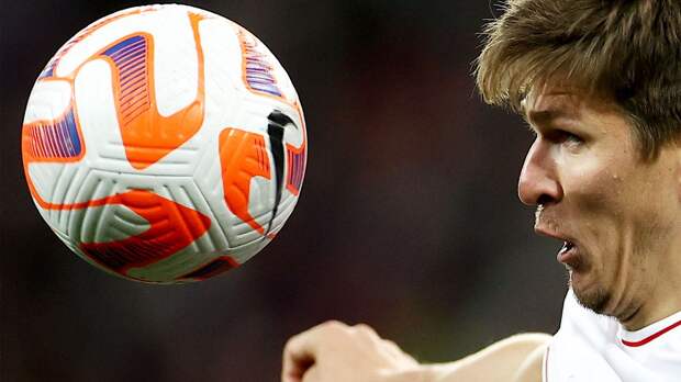 «Соболев сказал: «Может, отдашь мне десятый номер?» Экс-игрок «Томи» — о конкуренции с форвардом