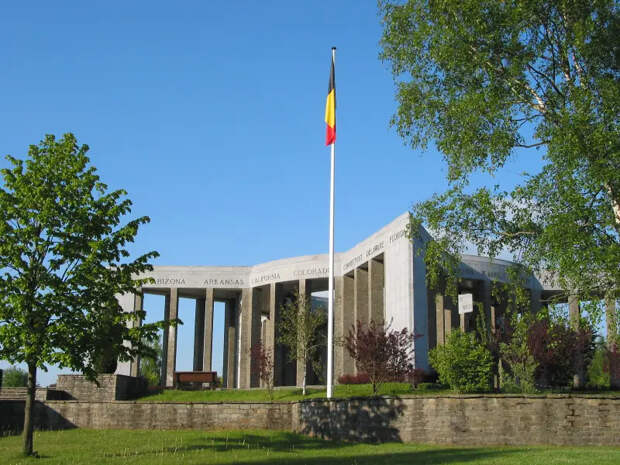 Мемориал в Бастони