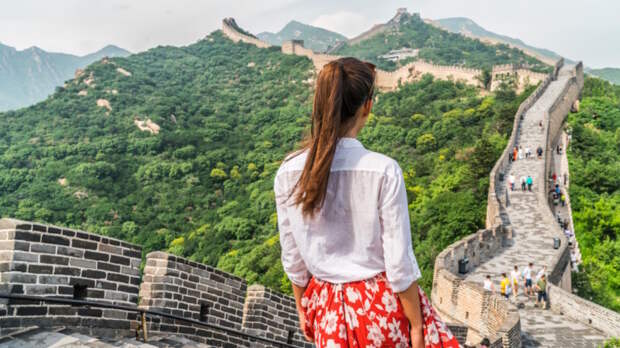 Безвизовый дракон: Китай упростил въезд для туристов из России