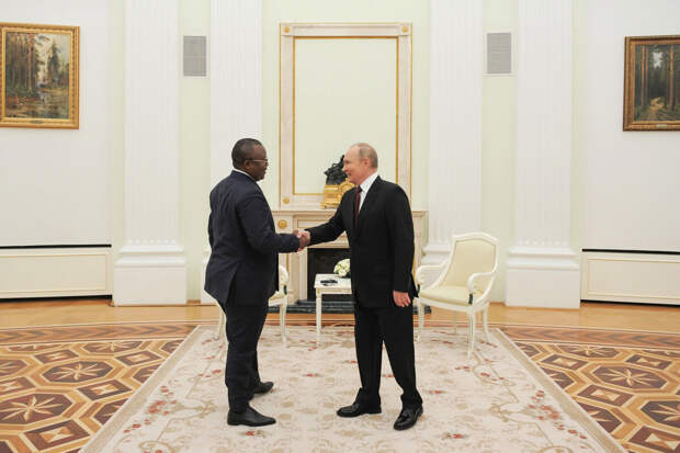Путин пригласил президента Гвинеи-Бисау Эмбало с госвизитом в Россию