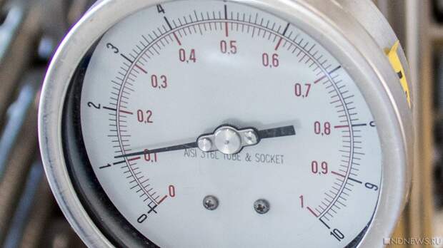 Во время мощного землетрясения в Индонезии погиб человек