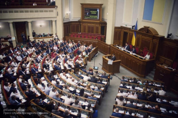 Члены партии "Слуга народа" попросят Зеленского упразднить вторую должность Кличко