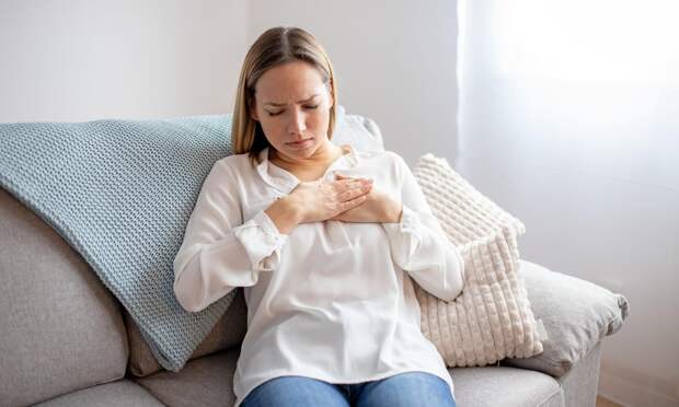 Трудно дышать: пульмонолог Поляков разъяснил, почему кажется, что не хватает воздуха