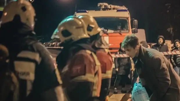 По факту пожара в жилом доме в центре Петербурга возбудили дело