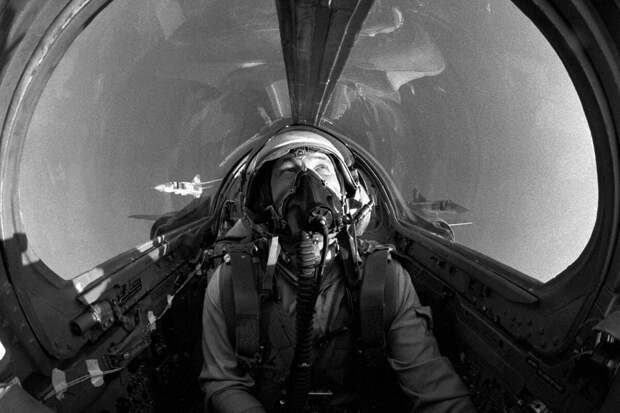 "Русские Витязи": военный летчик Верозуб умер на 79-м году жизни