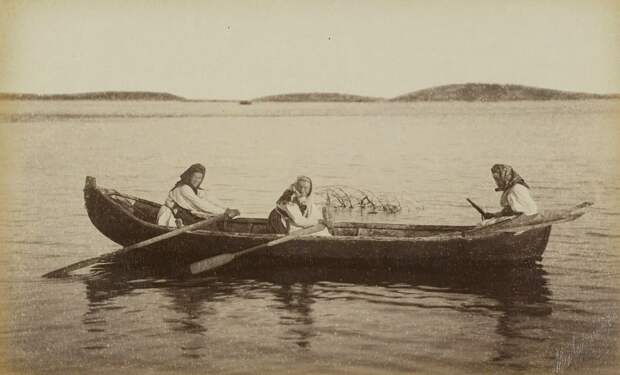 Поморские женщины на рыбалке 