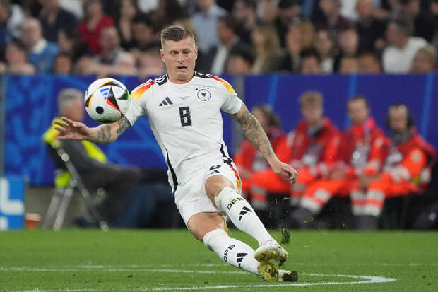 Футболист сборной Германии Кроос: миграция происходит слишком бесконтрольно