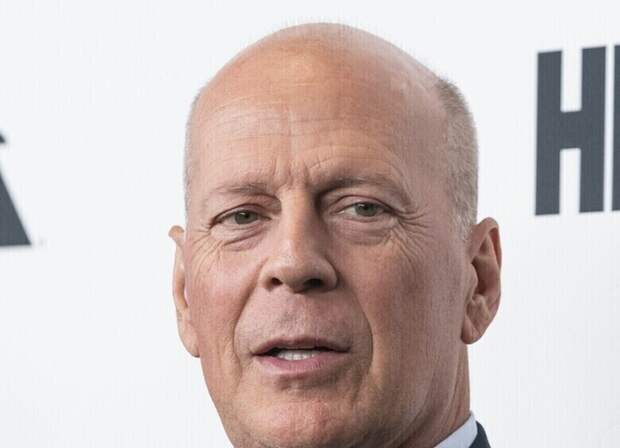 Дочь Уиллиса организовала выставку, посвященную болезни отца