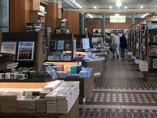 Авито: в Петербурге на треть вырос интерес к литературе