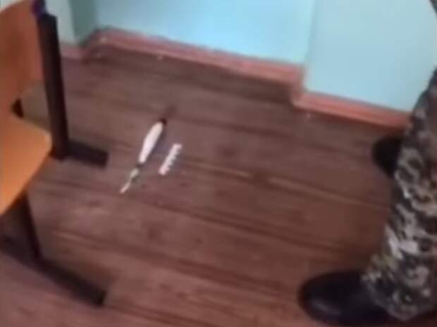 Ульяновский школьник ударил учительницу ножом просто так