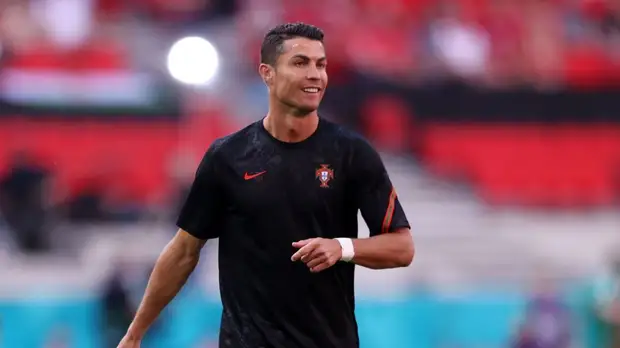 Роналду стал первым футболистом в истории, сыгравшим на пяти ЧЕ