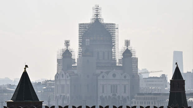 Собянин: строительные леса с куполов храма Христа Спасителя снимут летом