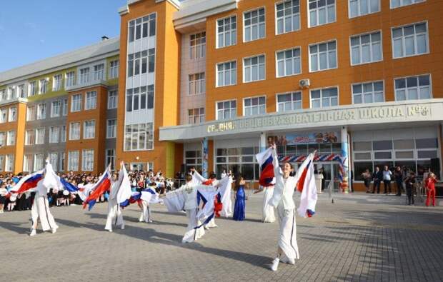 Новые дороги построят к новым школам Астрахани