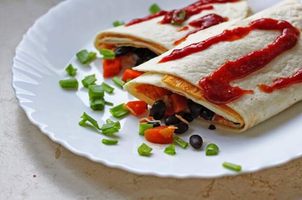 Очень сытный и вкусный буррито. \ Фото: mapasfactory.blogspot.com. Очень сытный и вкусный буррито. \ Фото: mapasfactory.blogspot.com.