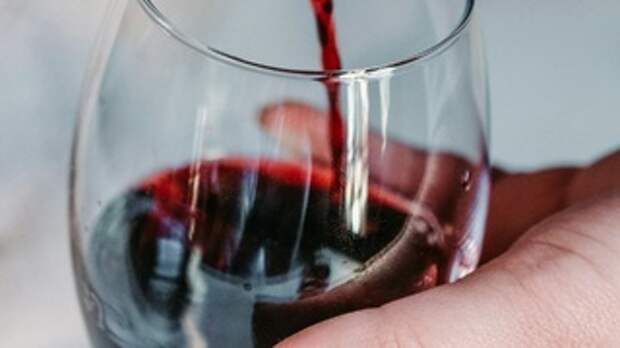 Вино / Фото: Jeff Siepman / Unsplash