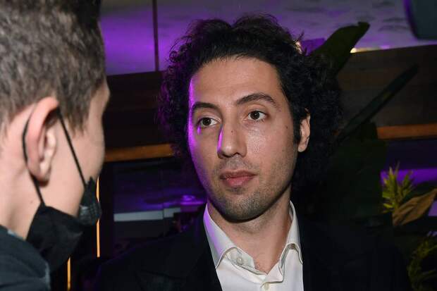 Покинувший Россию комик оценил свой уровень счастья после эмиграции