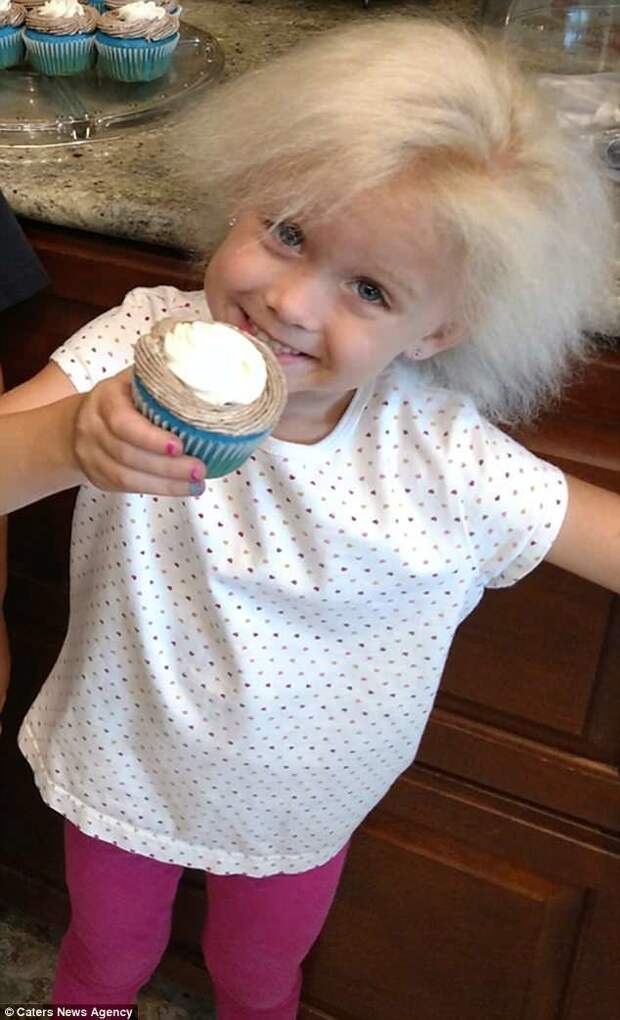 5-летняя жительница США Ивлин уже привыкла к тому, что на ее волосы всегда обращают внимание 5-летняя жительница США Ивлин уже привыкла к тому, что на ее волосы всегда обращают внимание волосы, гены, дети, мутация, прическа, ребенок, фото, эйнштейн