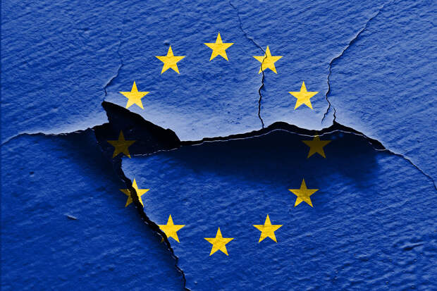 Politico: напряженность между ФРГ и Францией может помешать противостоять Трампу