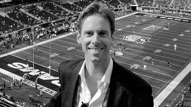 Телеведущий Маккензи-Макхарг трагически погиб в Лос-Анджелесе в 41 год