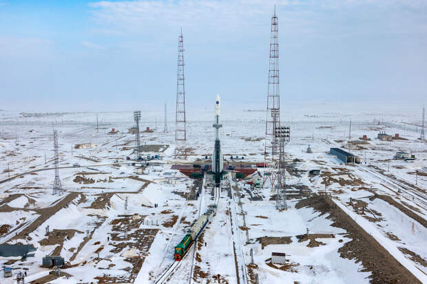 Центр Хруничева: готова ракета для запуска первого модуля станции РОС