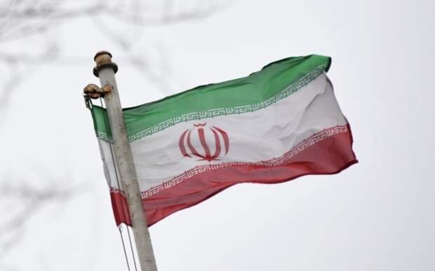 В Иране разбился военный самолет