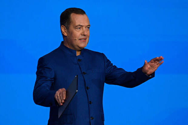 Медведев заявил, что БРИКС необходимо отстаивать международное право