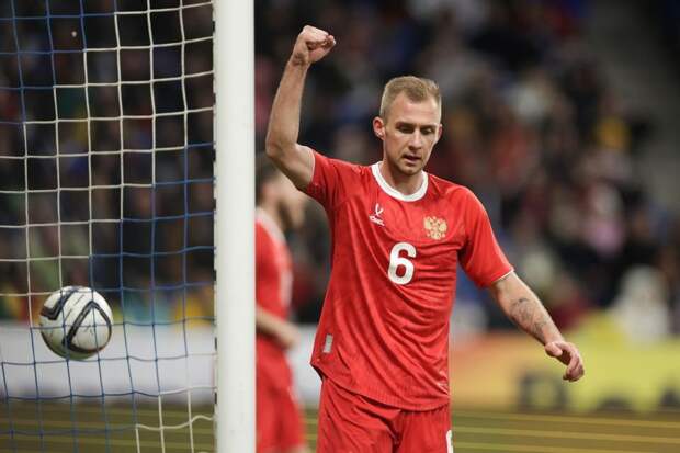 Полузащитник «Локомотива» и сборной России по футболу Баринов перешел в ЦСКА