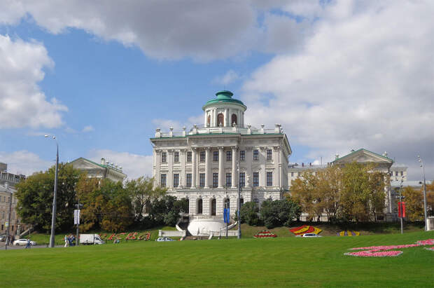 Московские легенды. Дом Пашкова Московские легенды. Дом Пашкова
