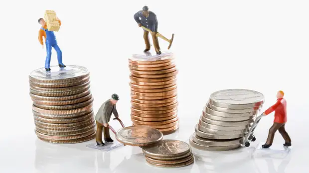 Эксперт по рынку труда Варакин высказался о динамике зарплат ряда специалистов