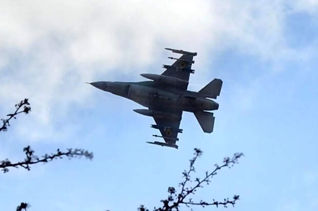 Украинские пилоты F-16 критикуют НАТО за неподходящую тактику ведения боя