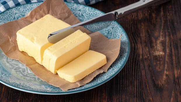 Не промахнитесь: 5 отличий настоящего сливочного масла от поддельного