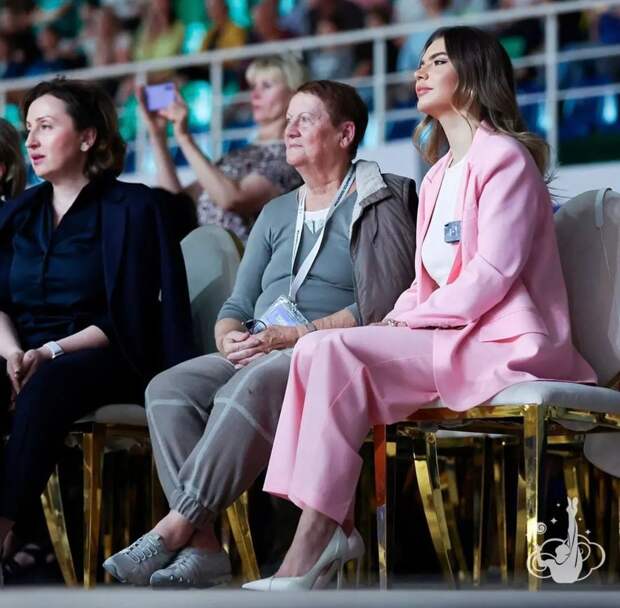 Алина Кабаева в Ташкенте появилась на публике с бывшим тренером