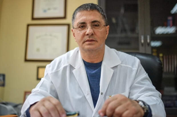 Мясников рассказал о травмирующем эпизоде во время работы в Африке