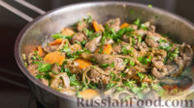 Фото к рецепту: Куриная печень с луком и морковью