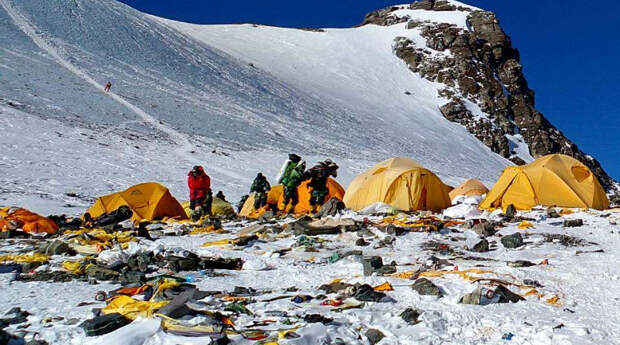 Как Эверест превратили в самую высокогорную помойку