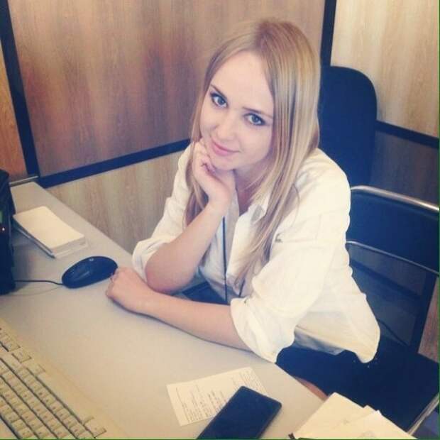 Офисные работницы Офисные работницы