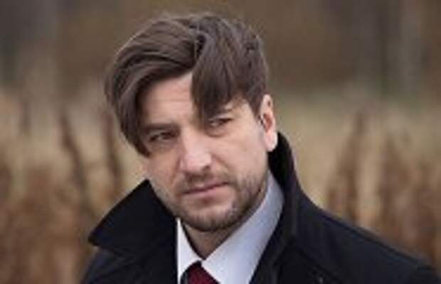 Шоу-бизнес: Развёлся с дочкой миллионера через 3 месяца и жил на чердаке: С кем нашёл счастье Александр Устюгов