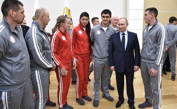 На встрече с российскими спортсменами – участниками XXIII Олимпийских зимних игр 2018 года в Пхёнчхане.