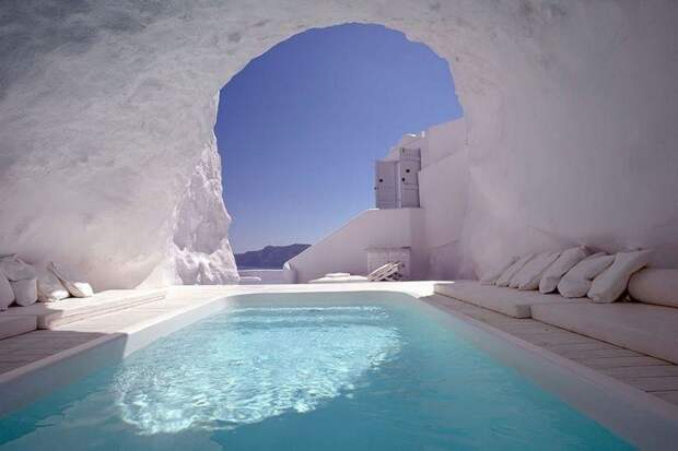 14. В этом пещерном бассейне на острове Саторини, Греция. места для отдыха, отдых, природа, путешествие