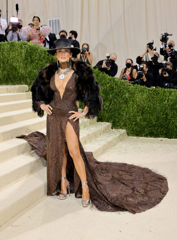 Met Gala-2021: Кристен Стюарт, Лили-Роуз Депп и Дженнифер Лопес Met Gala-2021: Кристен Стюарт, Лили-Роуз Депп и Дженнифер Лопес