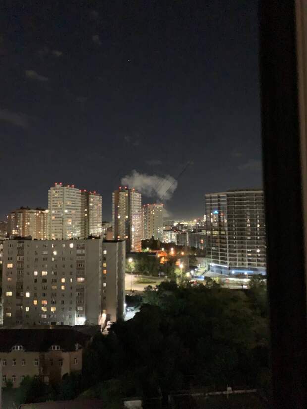 ‼️🇷🇺🏴‍☠️Враг атаковал Ростов-на-Дону: горят дома