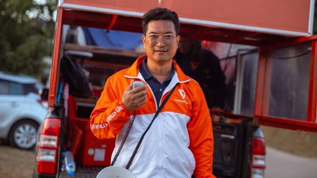 Известный политик накачал певицу наркотиками и изнасиловал за границей