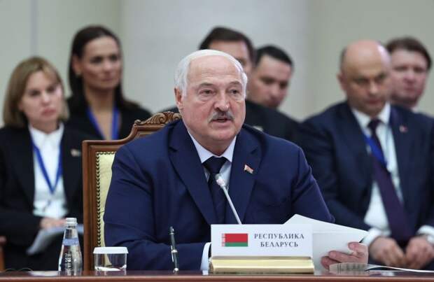 Лукашенко: опыт помогает делать выводы из «обнимашек» с американцами