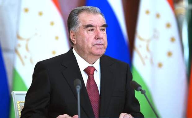 Президент Таджикистана Эмомали Рахмон прибыл в Москву на День победы