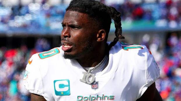 Dolphins wide receiver Tyreek Hill